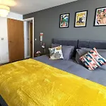 Beautiful Modern Coventry City Centre Apartment
