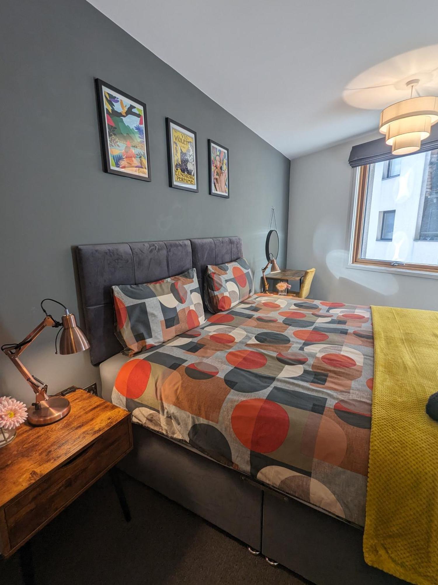 Beautiful Modern Centre Apartment